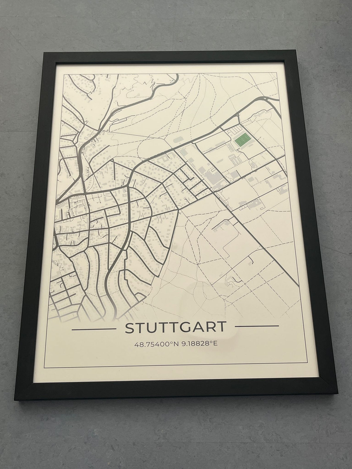 (B-Ware) Stadion Map Stuttgart - Degerloch 45x60 cm schwarzer Rahmen